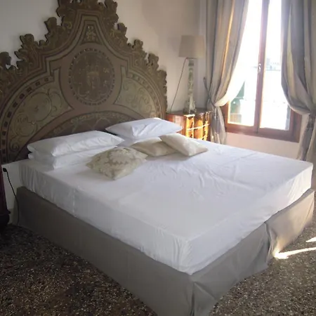La Residenza 818 Pensión Venecia