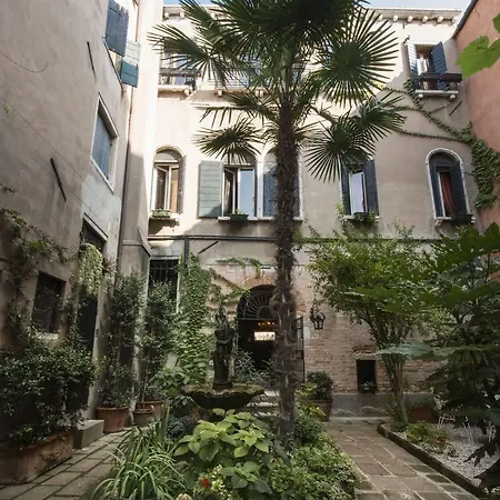 La Residenza 818 Pensión Venecia