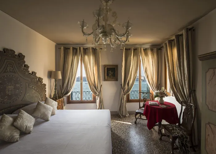 La 818 Guest house 4*