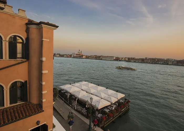 Guest house La 818 4*