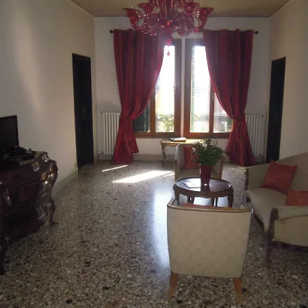 La Residenza 818 بيت ضيافة *